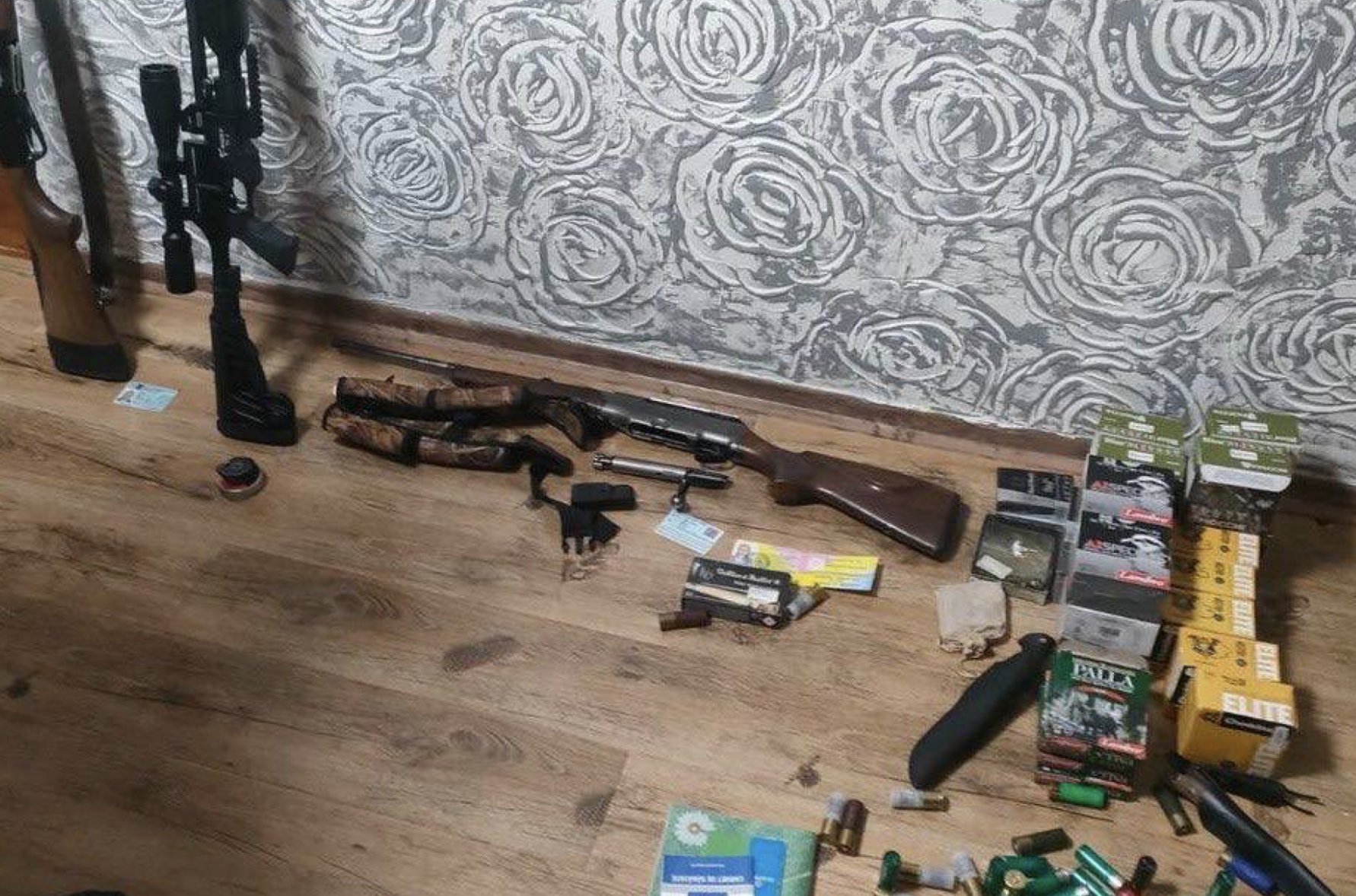 Doi bărbați din Ialoveni, cercetați penal pentru braconaj și deținere ilegală de arme