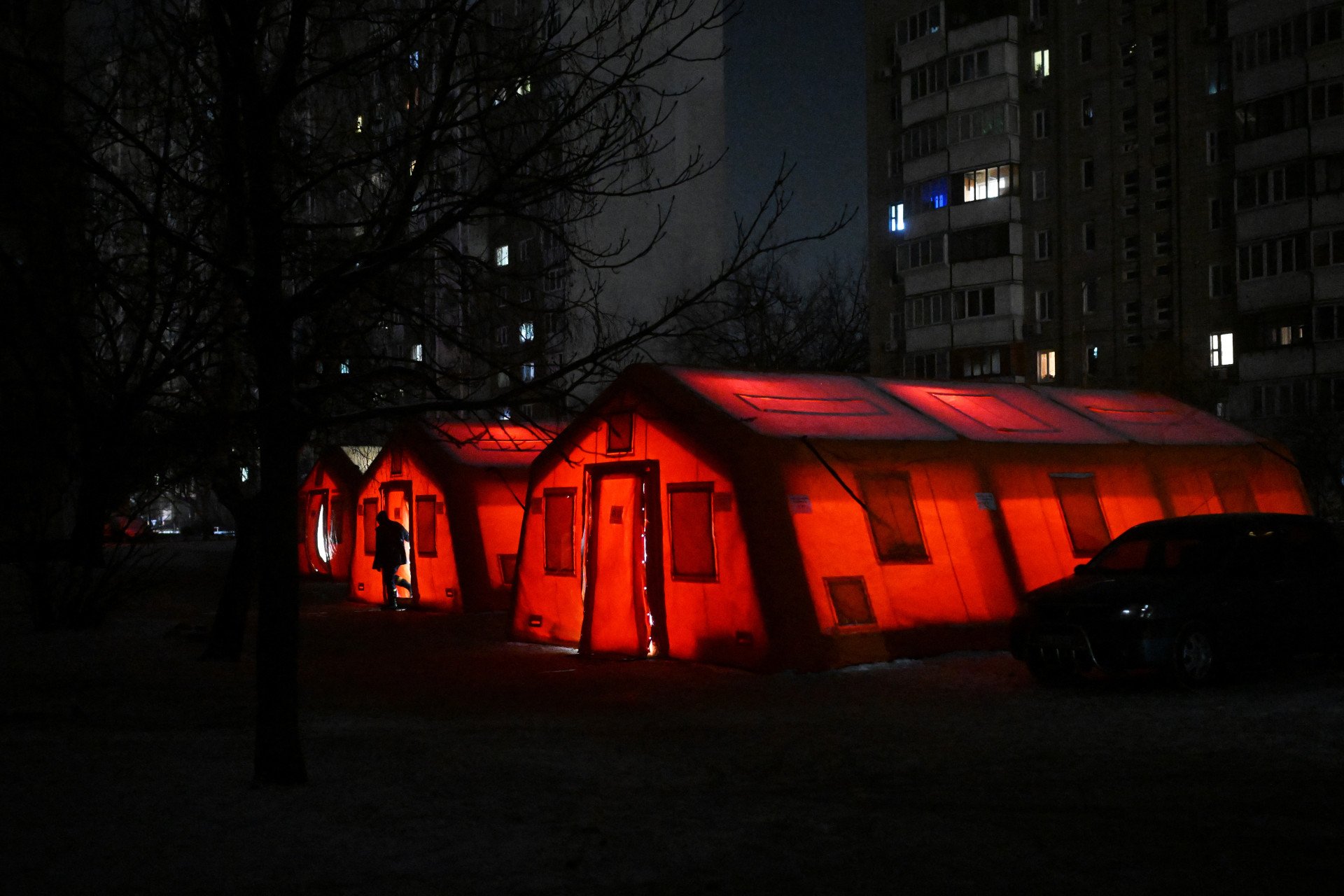 Rusia transformă iarna într-o armă de război. Zeci de mii de familii din Ucraina au rămas iarna fără căldură