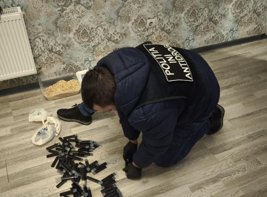 „Afacere” de familie cu droguri. Un cuplu a fost reținut pentru comercializarea drogurilor