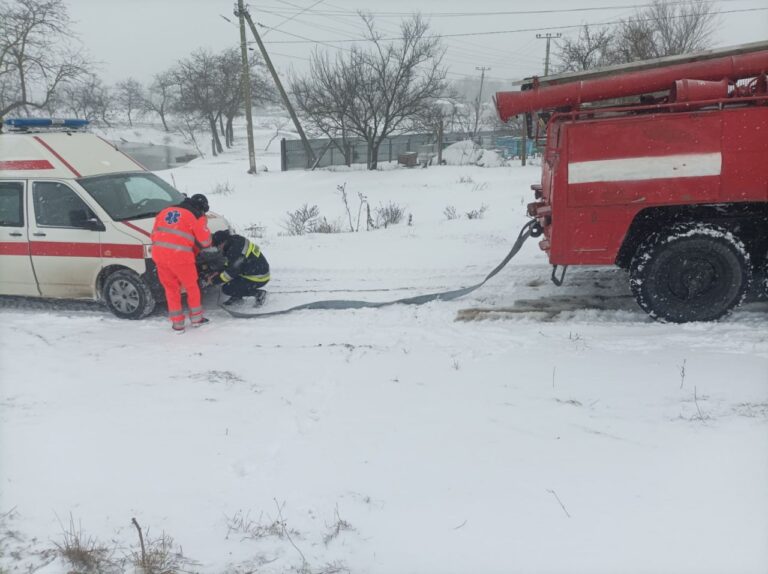 Intervenții în lanț din cauza vremii: zeci de mașini deblocate de salvatori