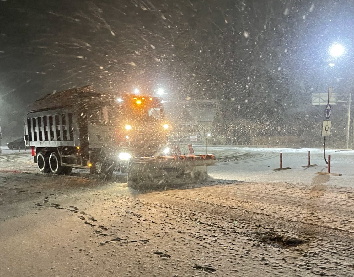 Atenție, ghețuș pe mai multe drumuri din țară