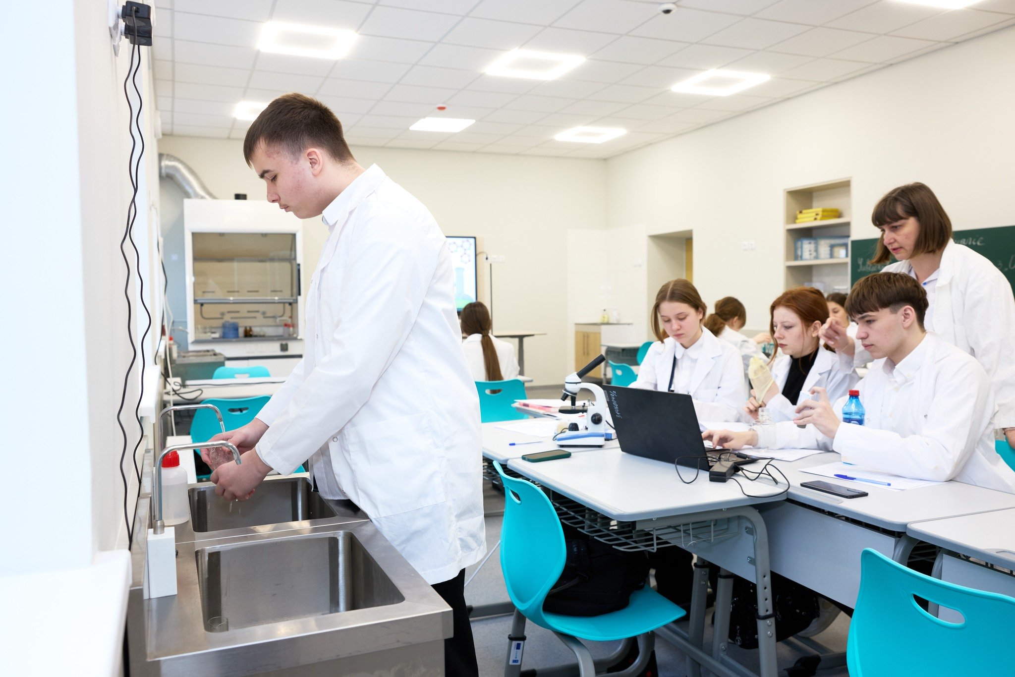 Elevii din Orhei și Criuleni vor studia în laboratoare STEAM modernizate