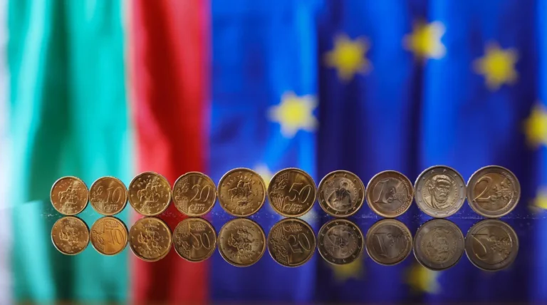 Bulgaria trece oficial la euro: leva a fost retrasă din circulație începând cu 1 februarie