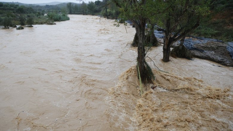 Furtuna Leonardo face ravagii în Spania și Portugalia. Mii de oameni au fost evacuați