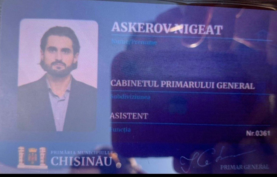 WatchDog: Nidjat Askerov este omul coordonat de FSB care are legitimație de asistent în echipa primarului  Ion Ceban