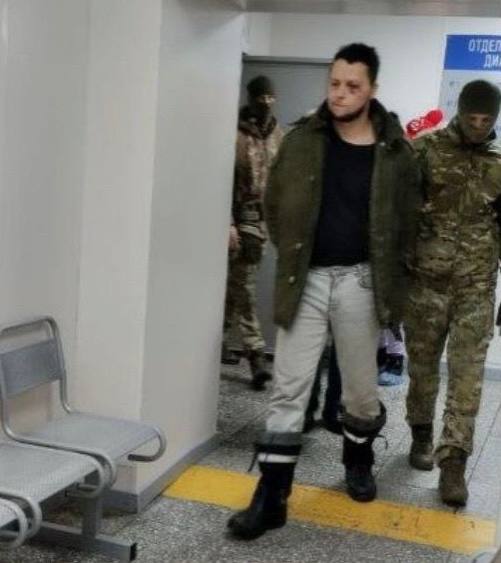 Blogger rus bătut de poliție după ce a expus condițiile deplorabile dintr-o morgă : „cadavrele zac unele peste altele”