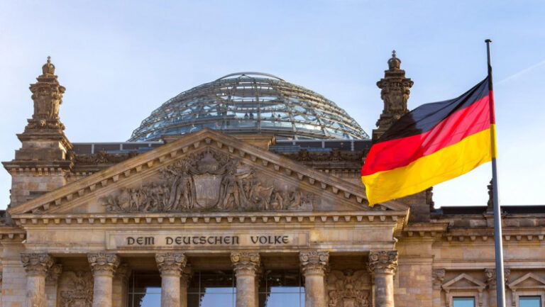Tot mai mulți cetățeni ai UE iau în calcul să plece din Germania. Care sunt cauzele