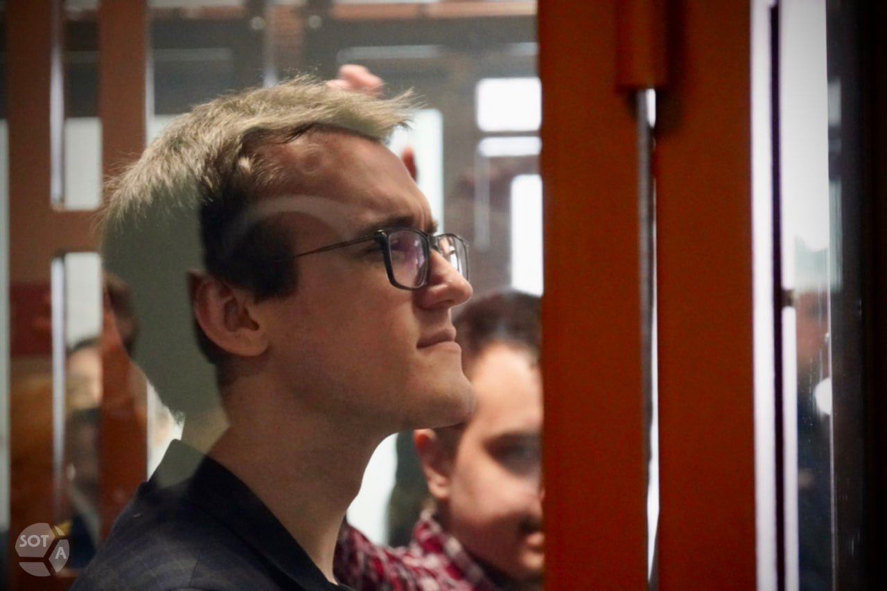 Activiști ruși anti-război, condamnați la închisoare pentru organizarea unei așa-numite comunități extremiste