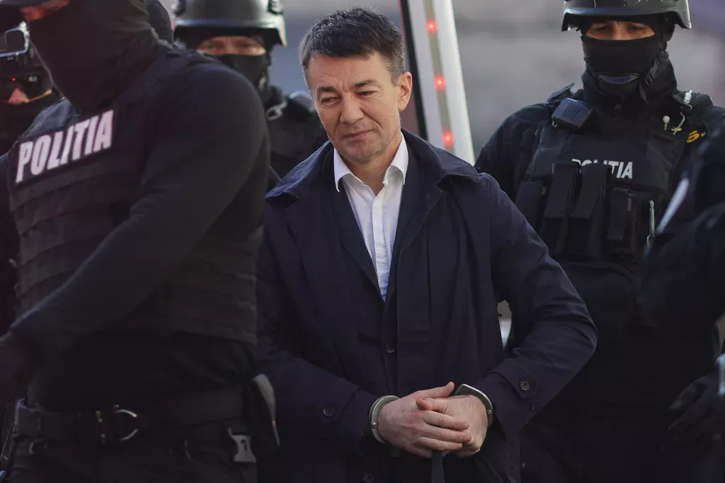 Schimbul lui Alexandru Bălan pe doi ofițeri SIS ridică numeroase semne de întrebare în rândul politicienilor