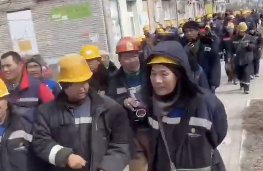 Protest rar în Rusia: Muncitori chinezi și-au cerut achitarea salariilor la un șantier petrolier