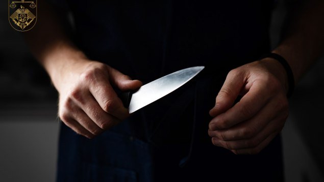 15 ani de închisoare pentru tentativă de omor: și-a atacat fratele geamăn cu un cuțit