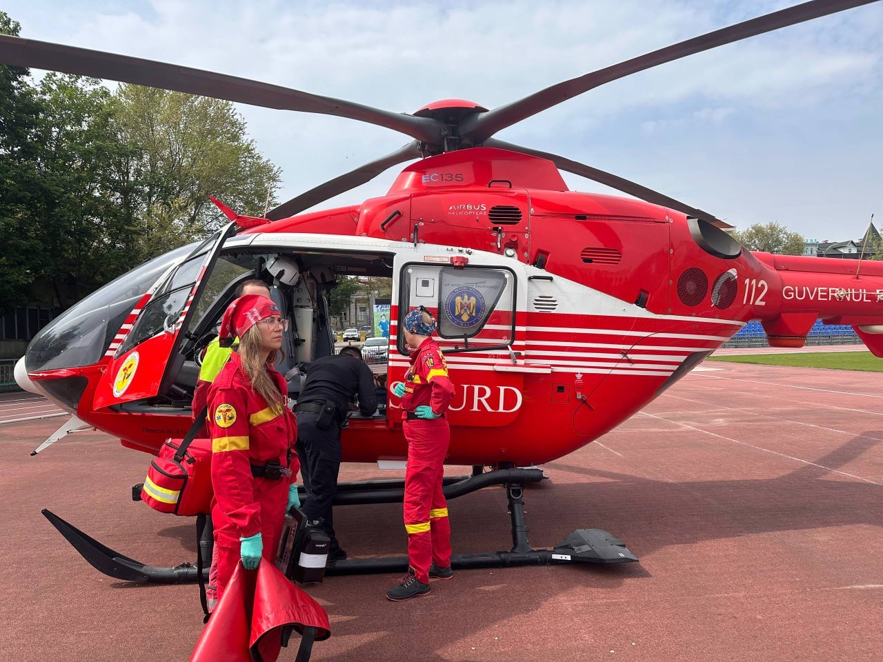 Prima intervenție aero-medicală SMURD din 2026: o pacientă din Moldova, transportată la București