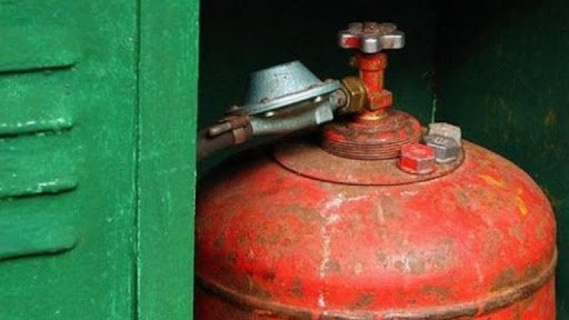 Explozie în curtea unei locuințe din Floreni: un cuplu, în stare gravă la spital