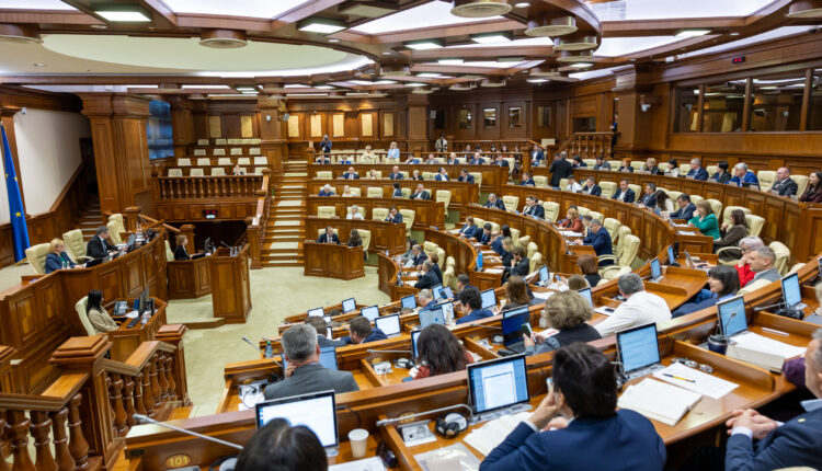 Scandal în Parlament pe fondul noului Cod al Legislativului: ,,Limitare a libertății de exprimare”