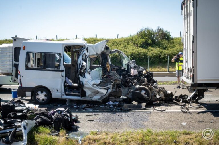 MAE confirmă: Un microbuz din Republica Moldova, implicat într-un grav accident în Ungaria. Opt persoane au murit