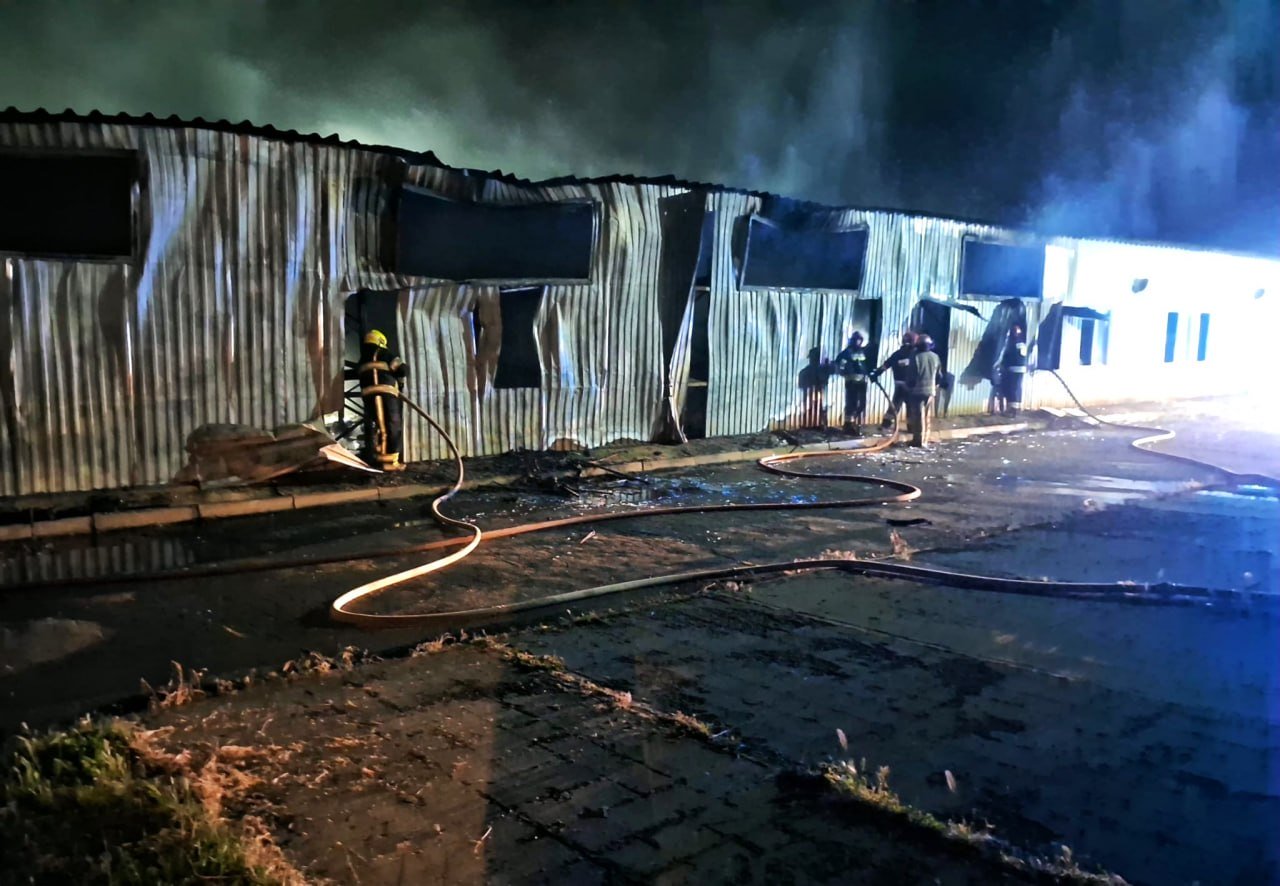 Incendiu puternic la un depozit din sectorul Ciocana. A fost distrusă clădirea în proporție de 90%