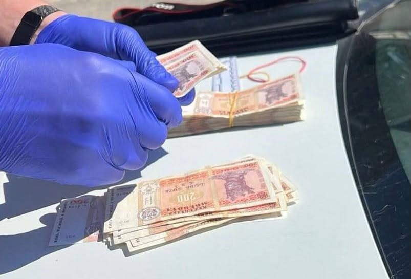 A încercat să mituiască un polițist cu 40.000 de lei și s-a ales cu dosar penal