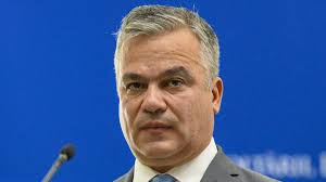 Premierul desemnat al României, Adrian Veștea, amână prezentarea listei de miniștri în Parlament