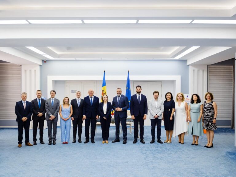 Peste 60 de milioane de euro, investiți în modernizarea energetică a școlilor și spitalelor din țară