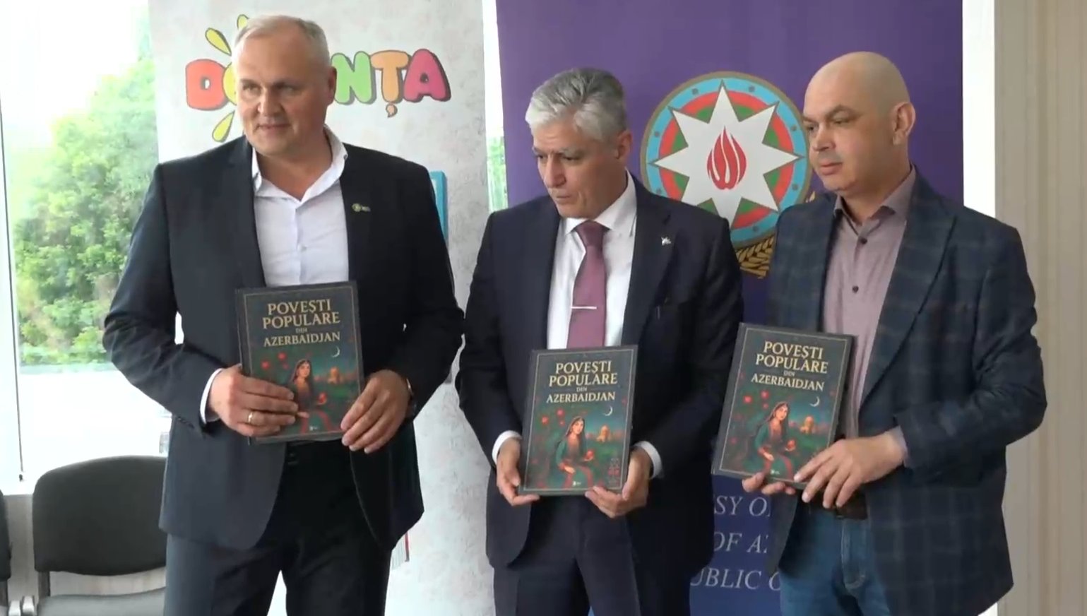 Poveștile populare din Azerbaidjan ajung la copiii din Moldova printr-o carte: ,,Pod dintre două națiuni”