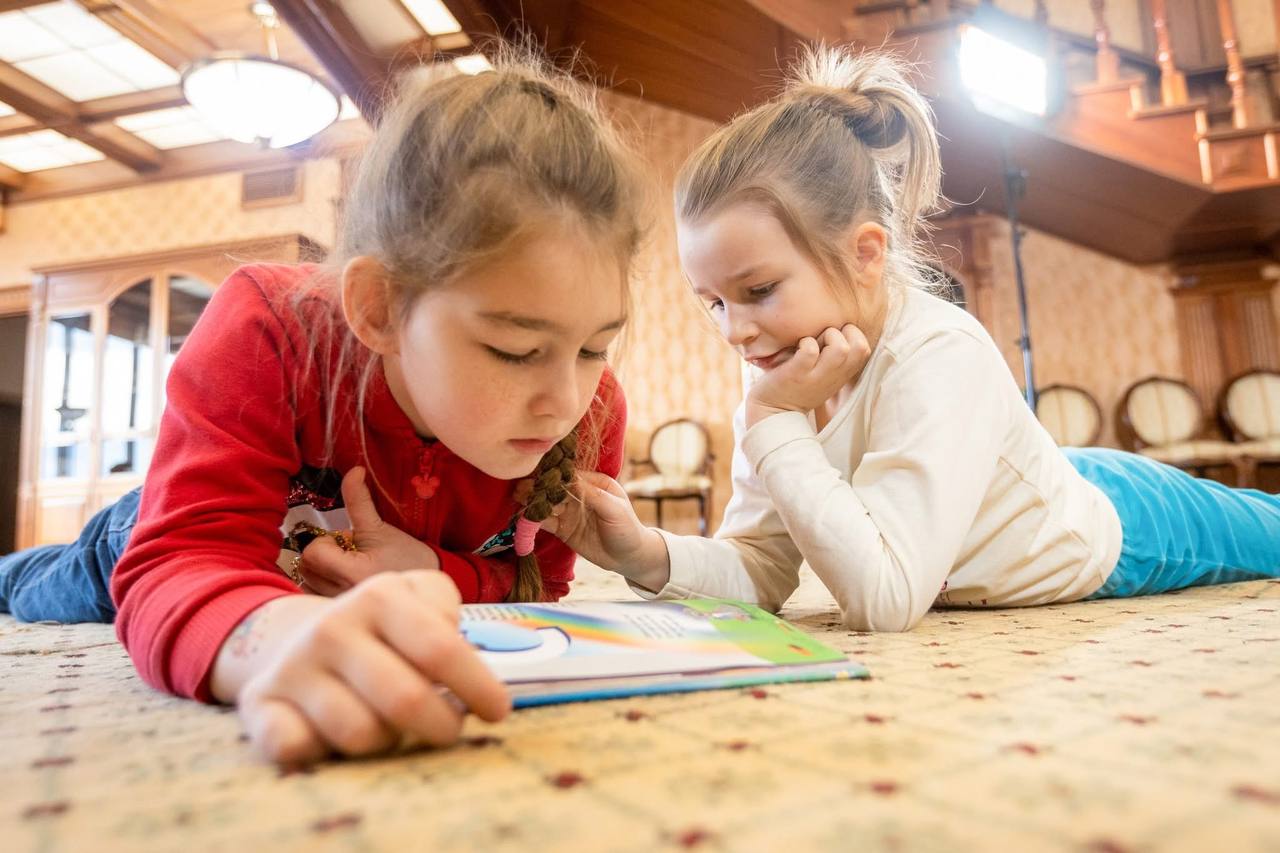 Mesajele liderilor de la Chișinău de 1 Iunie: Maia Sandu îi îndeamnă pe copii să citească în vacanță