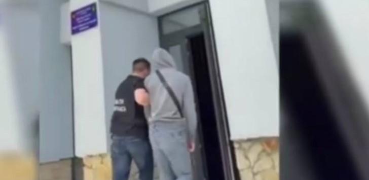 Escrocherie de aproape 400.000 lei dejucată la Chișinău: doi tineri reținuți în flagrant