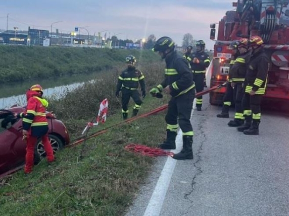Tragedie lângă Milano: un moldovean a fost găsit mort într-un automobil furat, scufundat într-un canal