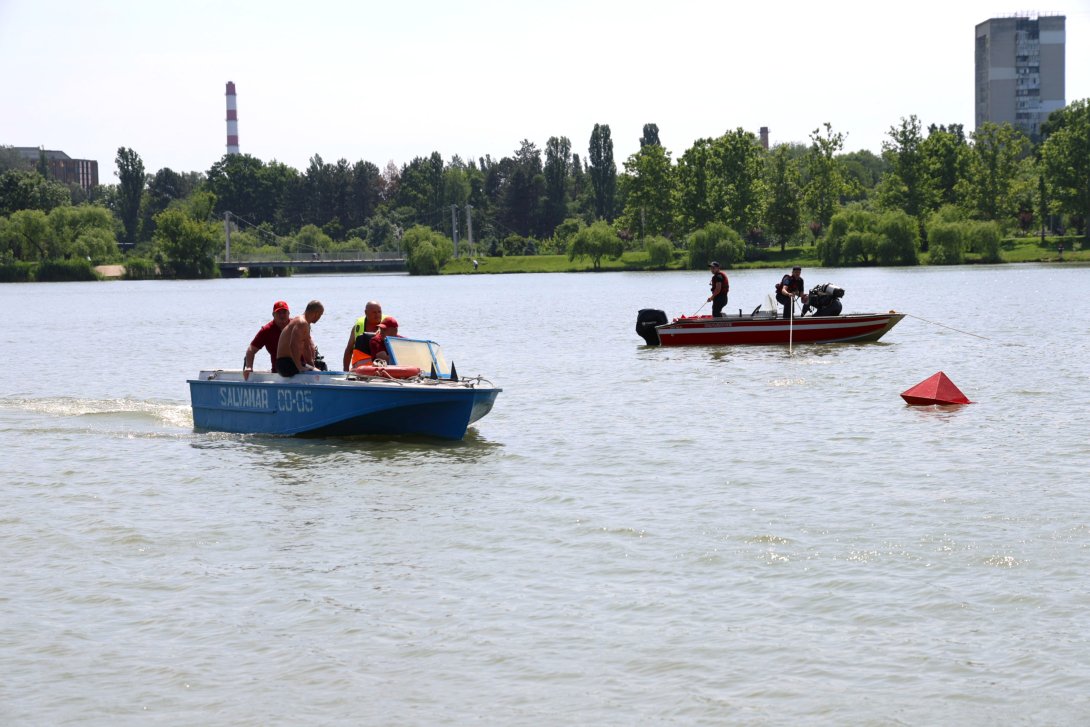 Trei persoane și-au pierdut viața în timpul scăldatului. Printre ele, o fată înecată într-un bazin gonflabil din curte