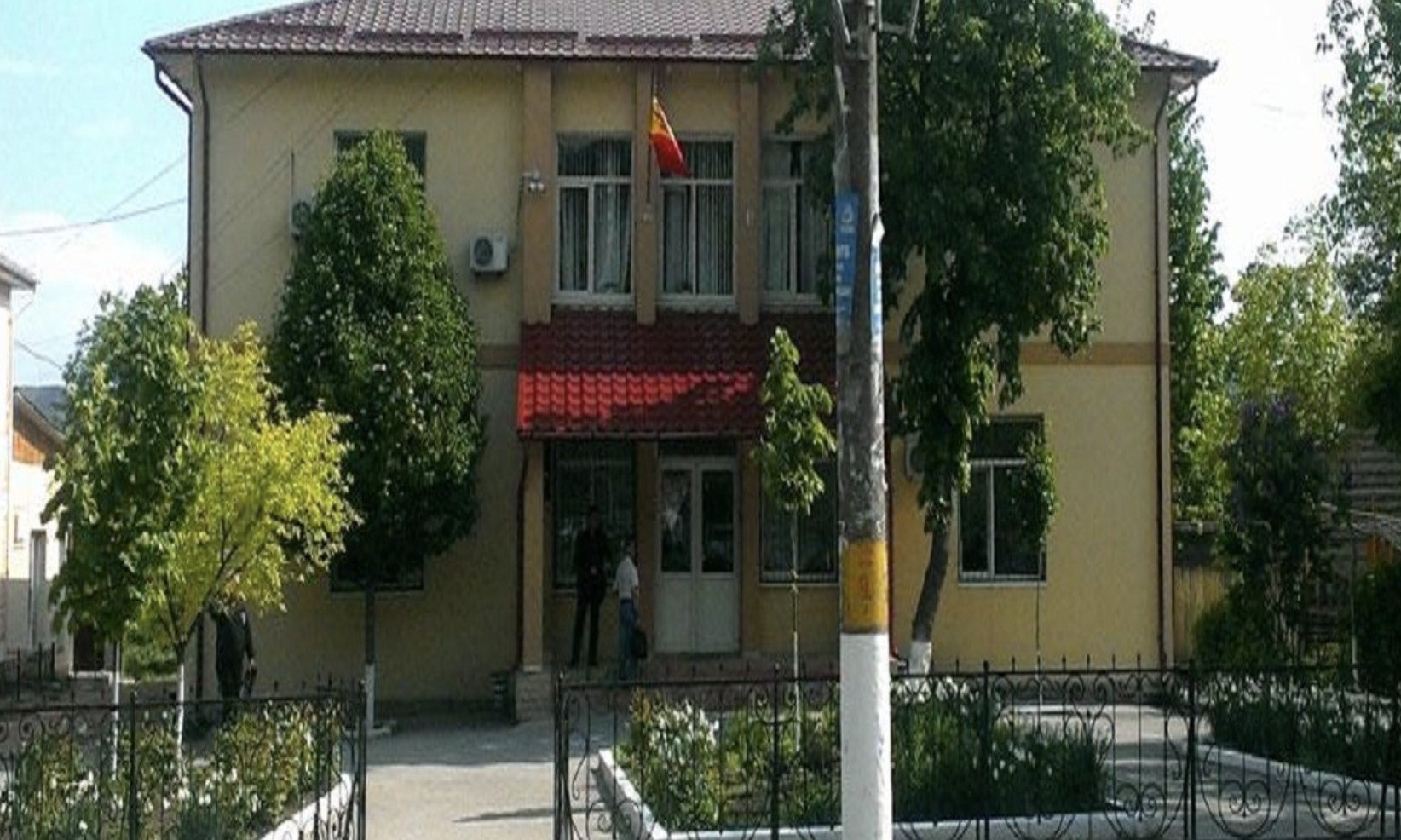 Deținut de 23 de ani împușcat mortal în curtea Judecătoriei Strășeni după o tentativă de evadare