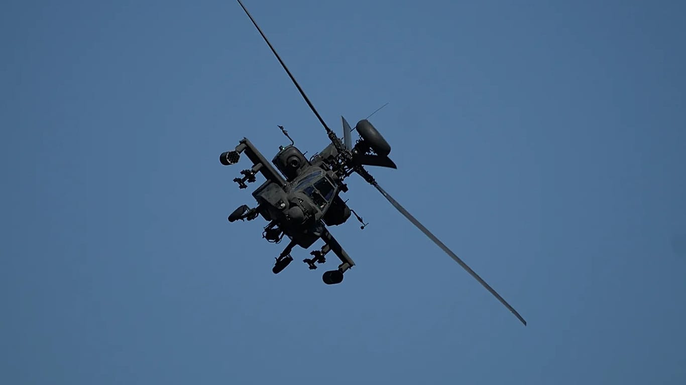 Armistițiul SUA–Iran se destramă: Atacuri reciproce după doborârea unui elicopter american în Strâmtoarea Ormuz