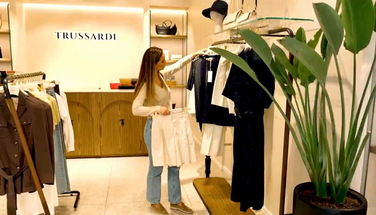 (P) Descoperă stilul italian TRUSSARDI în sezonul reducerilor