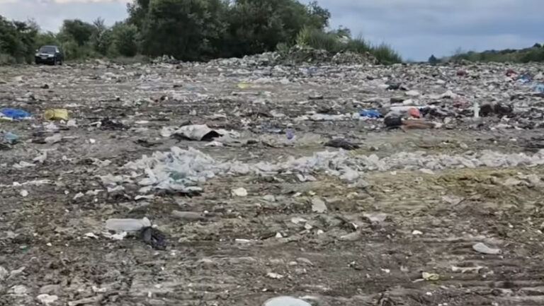 Inspectoratul pentru Protecția Mediului s-a autosesizat în cazul deșeurilor ilegale de la Porumbeni