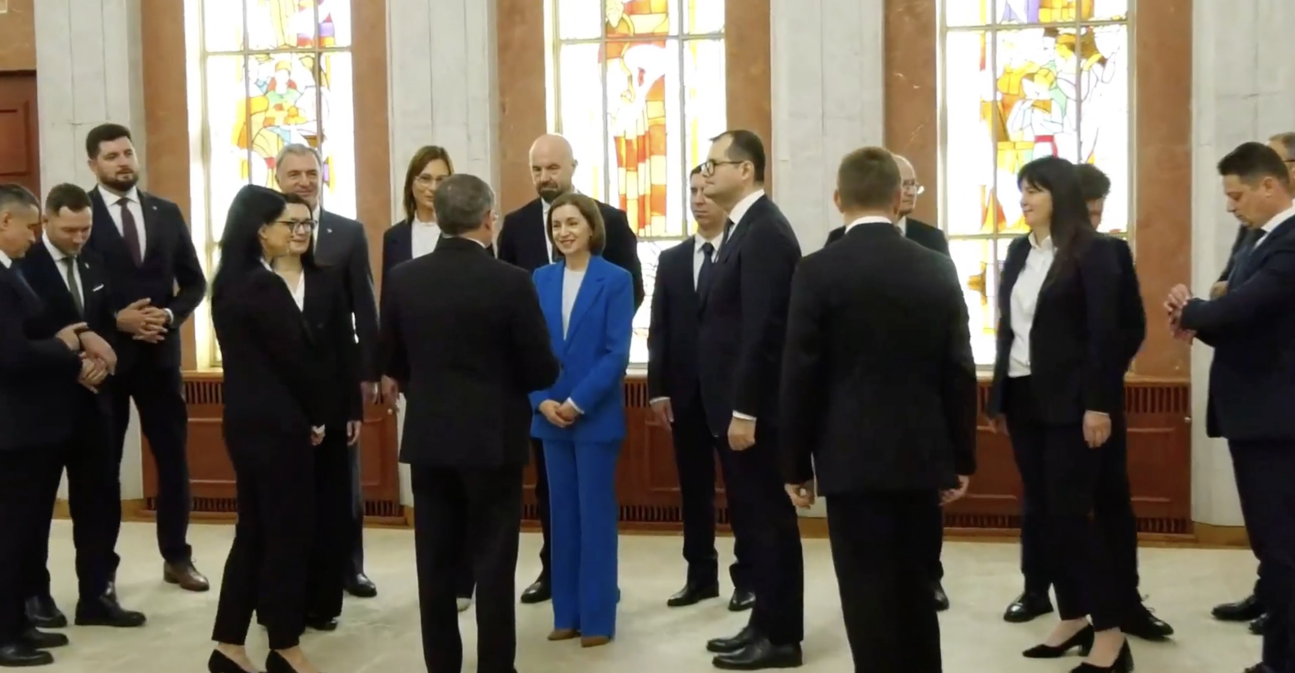 Noul Guvern și-a început oficial mandatul. Miniștrii au depus jurământul la Președinție