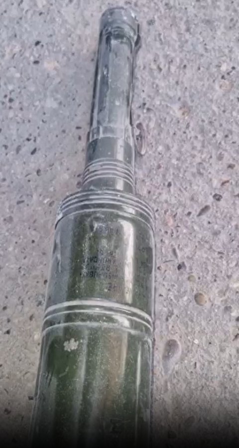 Grenadă antitanc, depistată în casa unui bărbat din Căușeni. Proprietarul susține că o păstra din perioada războiului