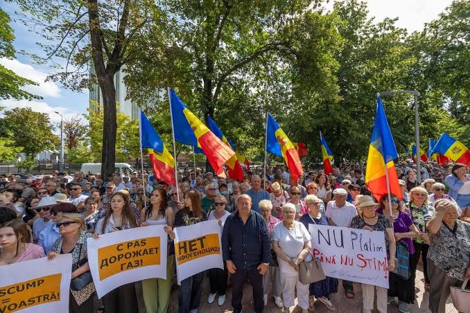 Protest al opoziției în fața Parlamentului. Care au fost revendicările manifestanților
