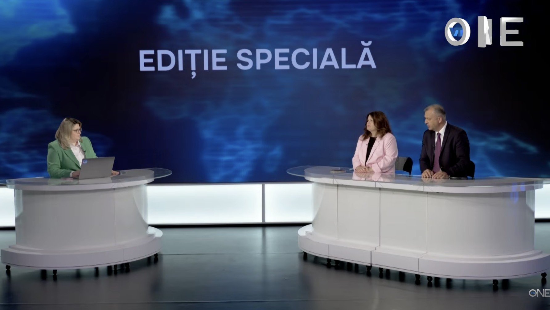 Invitații ONE TV: Demisia Guvernului Munteanu, o încercare de a muta atenția de la scandalul MoldATSA