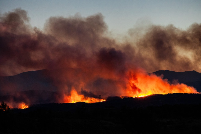Incendiile de vegetație fac ravagii în Franța. 10.000 de oameni au fost evacuați