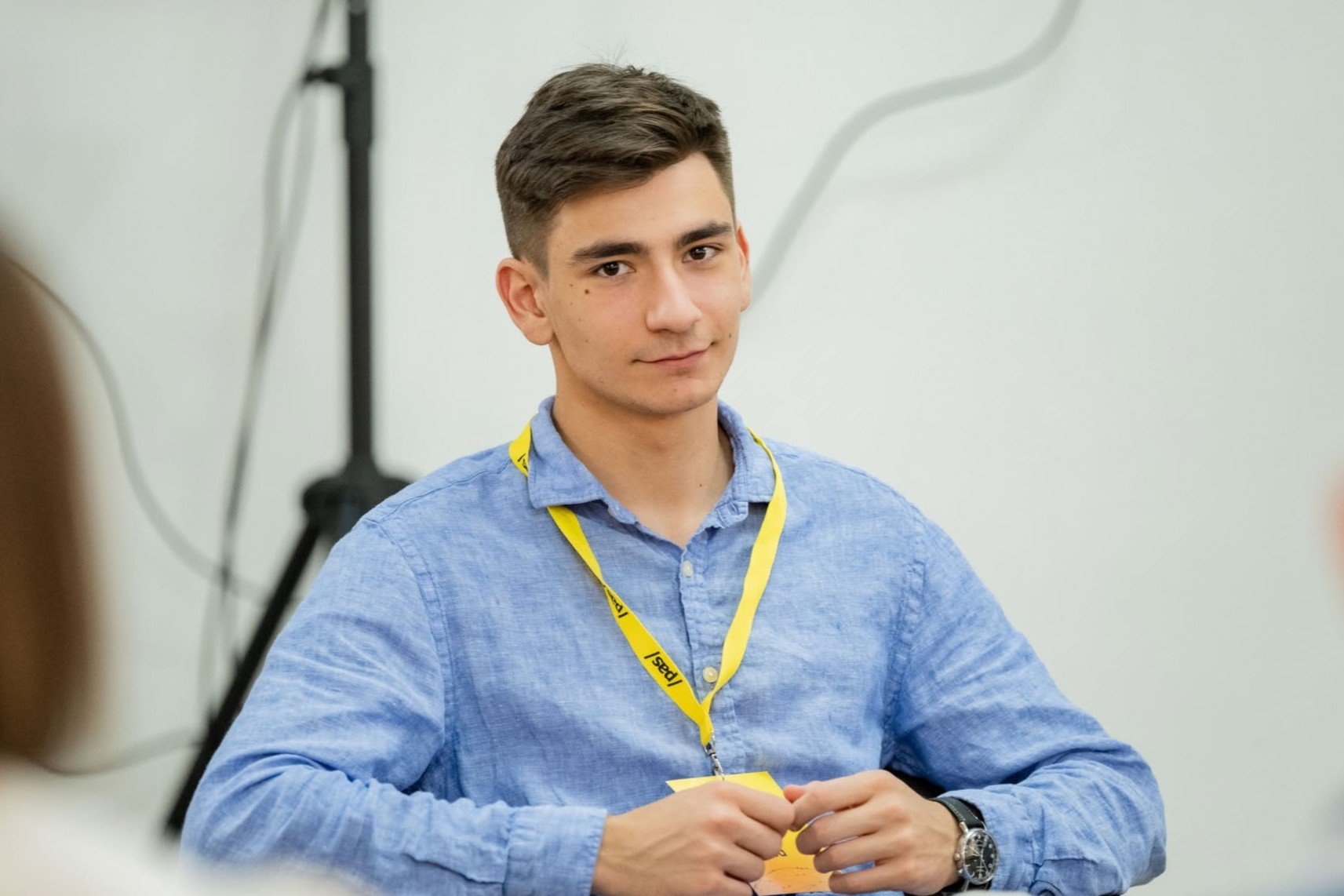 La 21 de ani și fără studii superioare finalizate, remunerat cu aproape 300 de mii de lei pe an de Ministerul Culturii