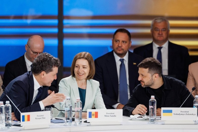 Nicușor Dan și Volodimir Zelenski, invitați la Chișinău de Ziua Independenței