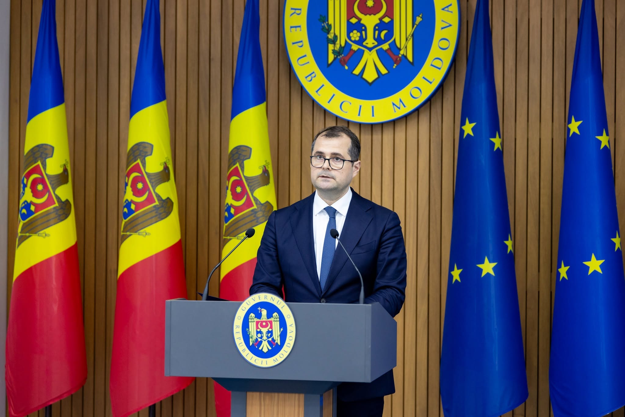 Mai puțini moldoveni ar putea primi compensații la încălzire în această iarnă. Ce spune premierul Vasile Tofan