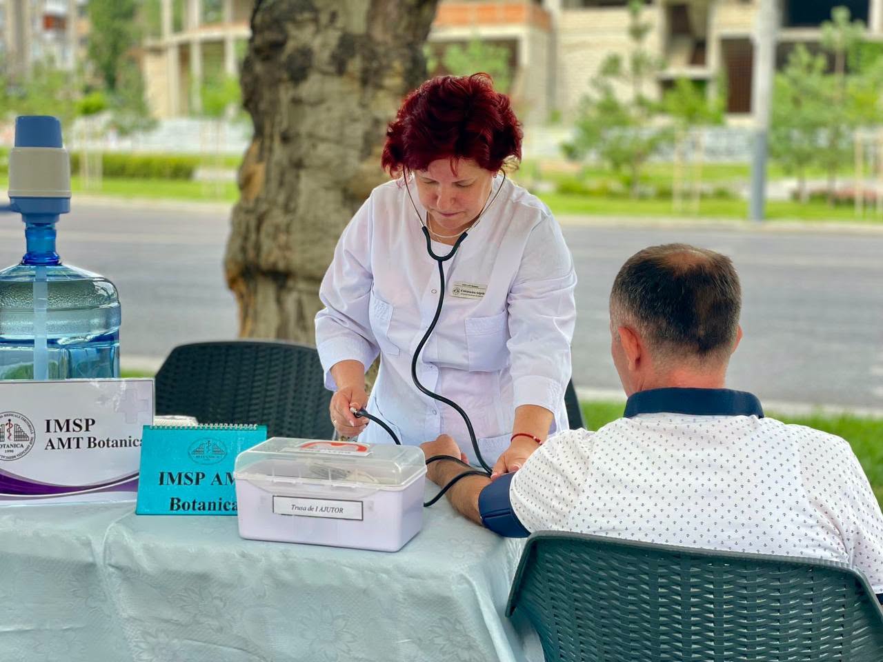 Punctele de prim ajutor și hidratare continuă să funcționeze în toate sectoarele. Vezi adresele
