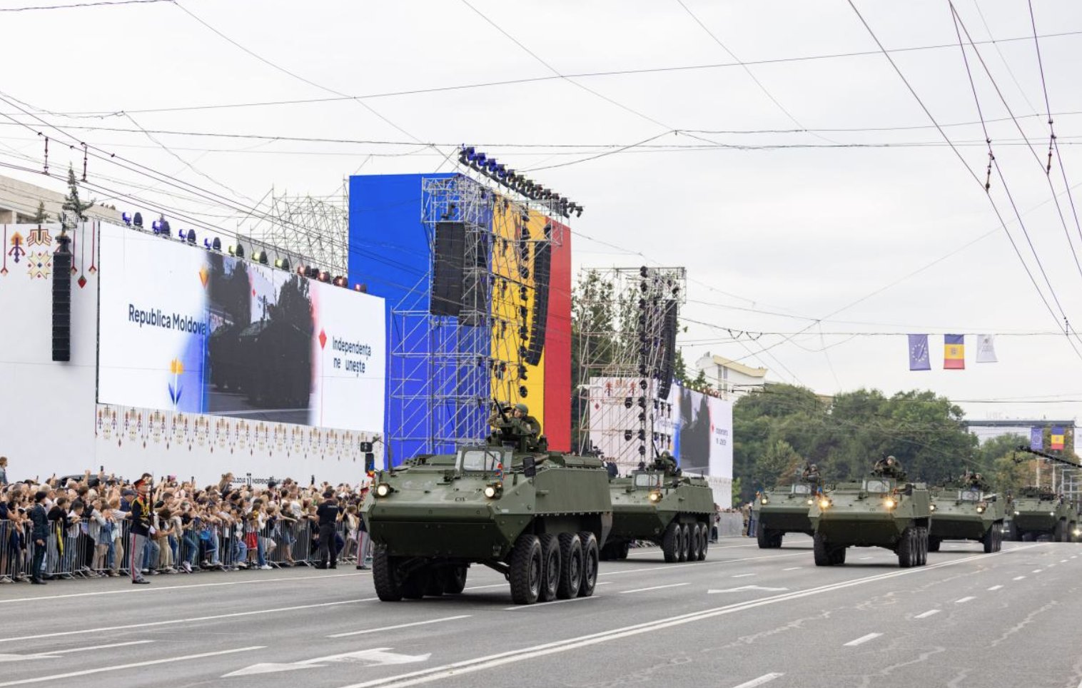 Premieră la parada de la Chișinău: Armata Națională a prezentat tehnică modernă, fără echipamente sovietice sau rusești