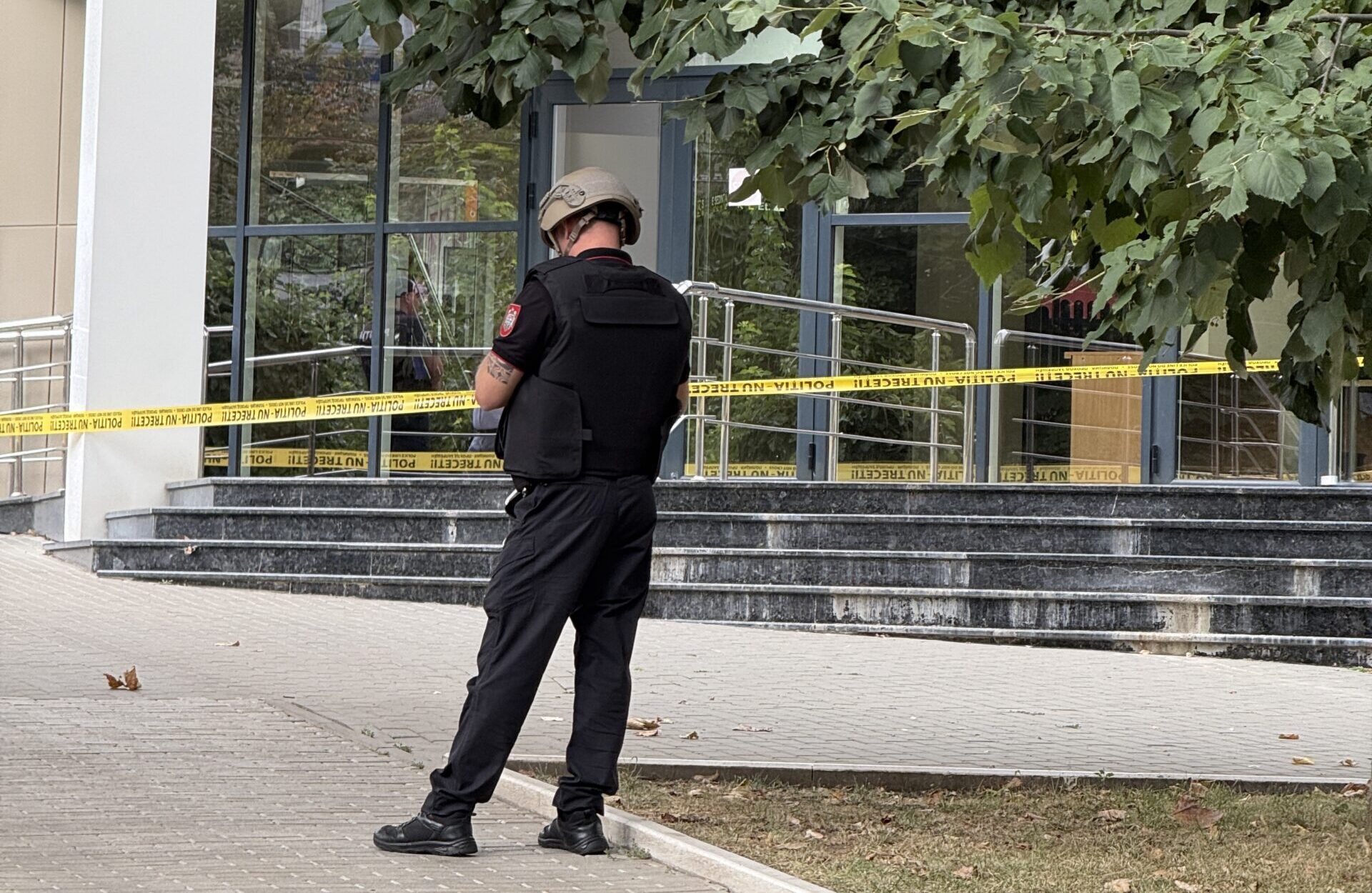 Trei alerte cu bombă în Capitală. Două instanțe au fost evacuate