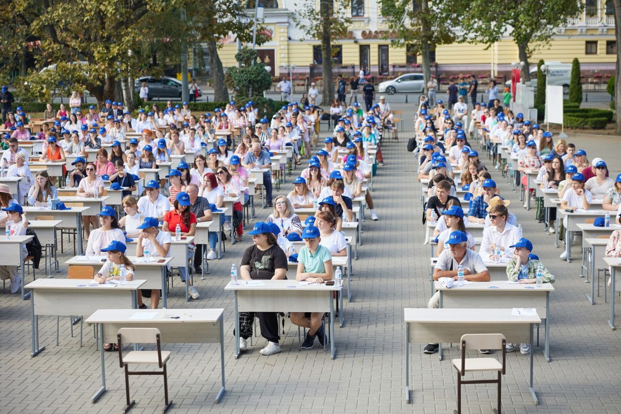 Ziua Limbii Române, sărbătorită astăzi. Marea Dictare Națională are loc în PMAN