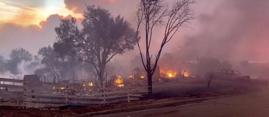 Incendiu de proporții în Nevada. Aproximativ 90.000 de oameni au primit ordin de evacuare