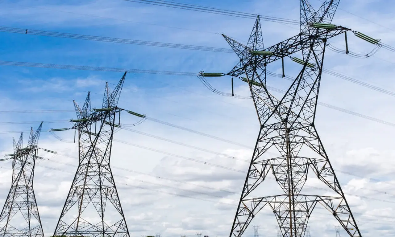 O nouă linie electrică va conecta Republica Moldova la rețeaua energetică de peste Prut