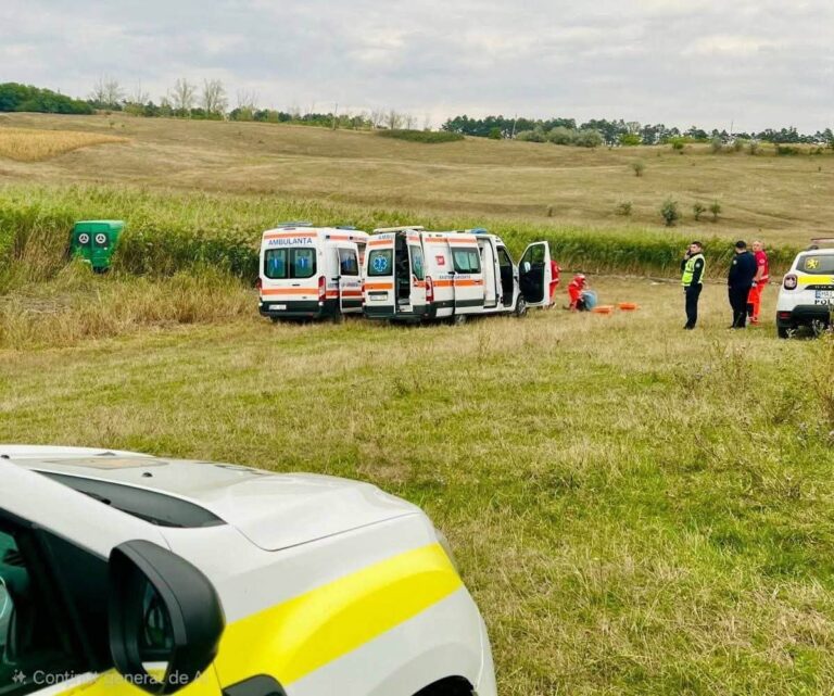 Cinci persoane au fost rănite într-un accident cu microbuz la Glodeni