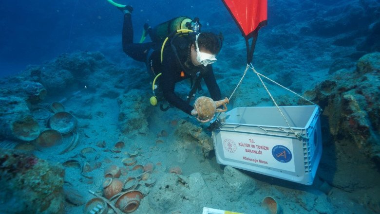 Comoară veche de 2.100 de ani, descoperită într-o epavă din largul Turciei