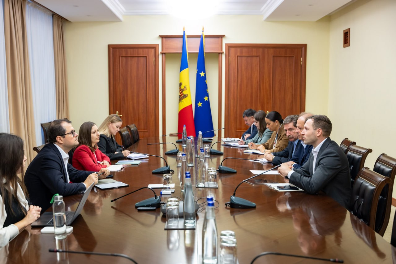 Ședință la Guvern pe tema crizei hidrologice. Autoritățile caută soluții pentru asigurarea apei