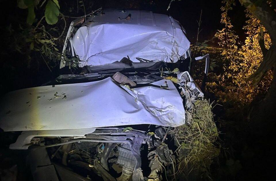 Un bărbat din raionul Fălești a murit într-un accident la Glodeni. Mașina s-a izbit într-un copac